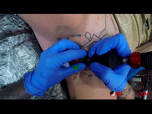 ❤️ Extremadamente tatuado hottie Sully Savage consiguió un tatuaje en su clítoris ️❌ Porno casero en es.videolucrativo.top ❌️❤️❤️❤️❤️❤️❤️❤️